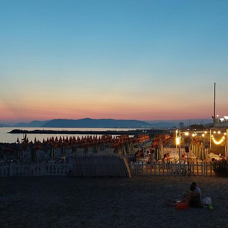 Appartamento Al Mare Di Liguria E Toscana Marina di Massa Exterior foto